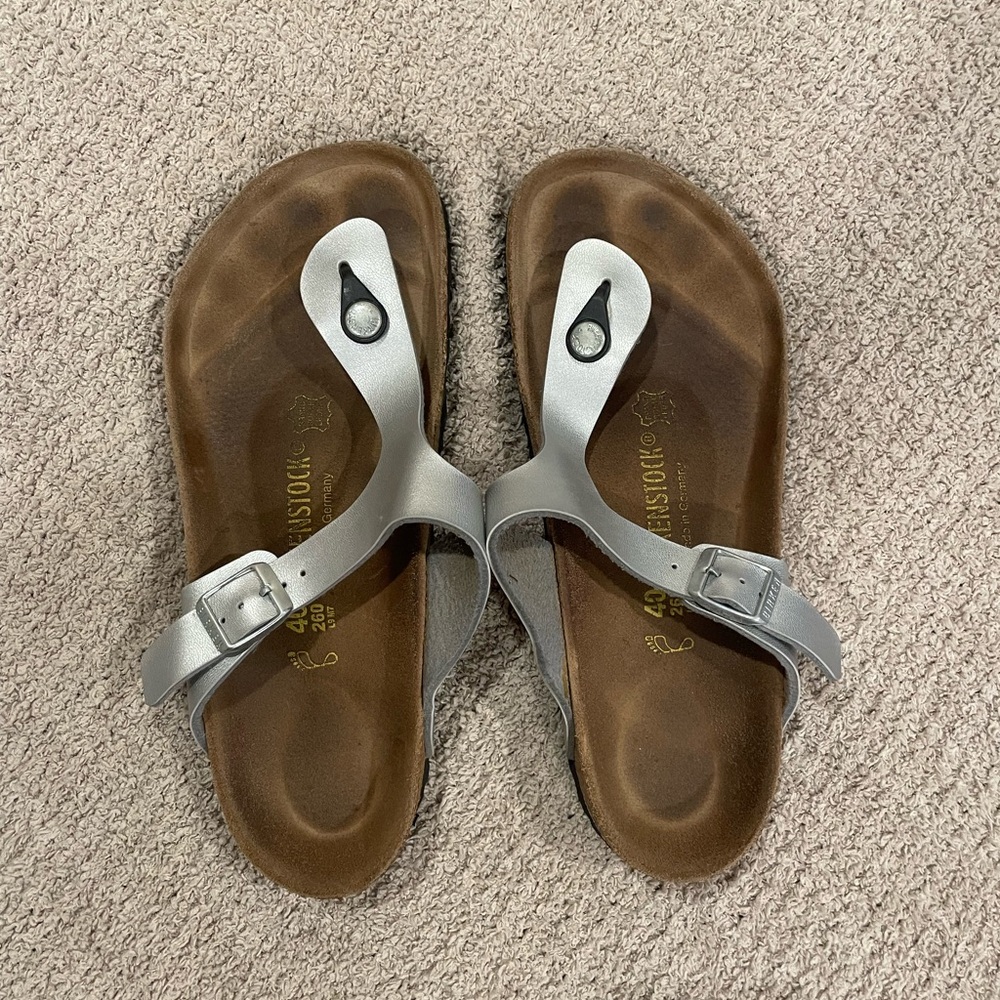 Birkenstocks - silver Gizeh shoe